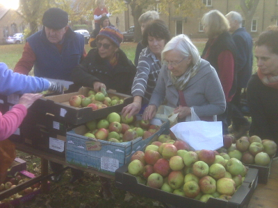 Big Apple Take-Away 23 October 2016 - Copyright Christine Elliott